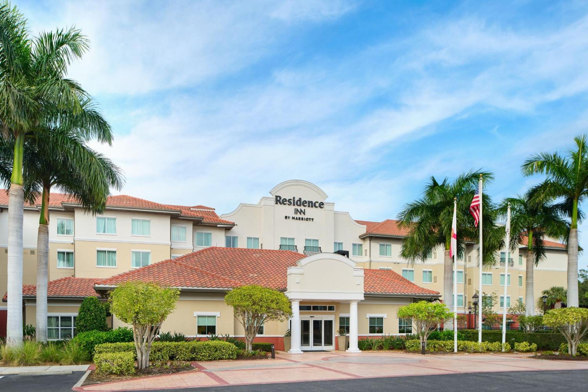 Residence Inn By Marriott Fort Myers At I-75 And Gulf Coast Town Center Estero Exterior foto